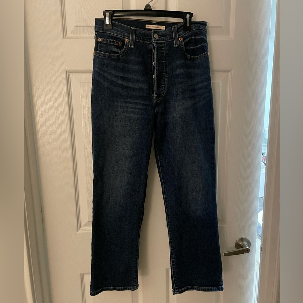 Size 29 Levi’s rib cage straight ankle